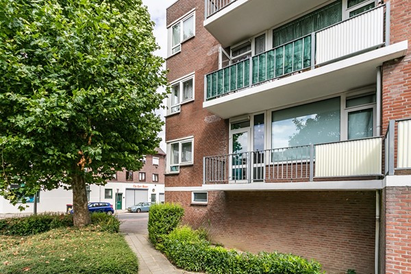 Foto - Verkocht onder voorbehoud: Appartement op 1e etage , 1 slaapkamer, balkon, duurzame VVE plus garage. Centraal gelegen nabij alle verbindingswegen.
